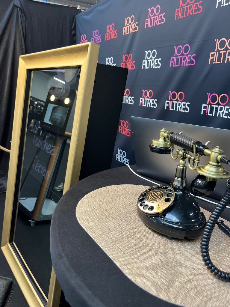 Livre d'or audio et borne photo miroir